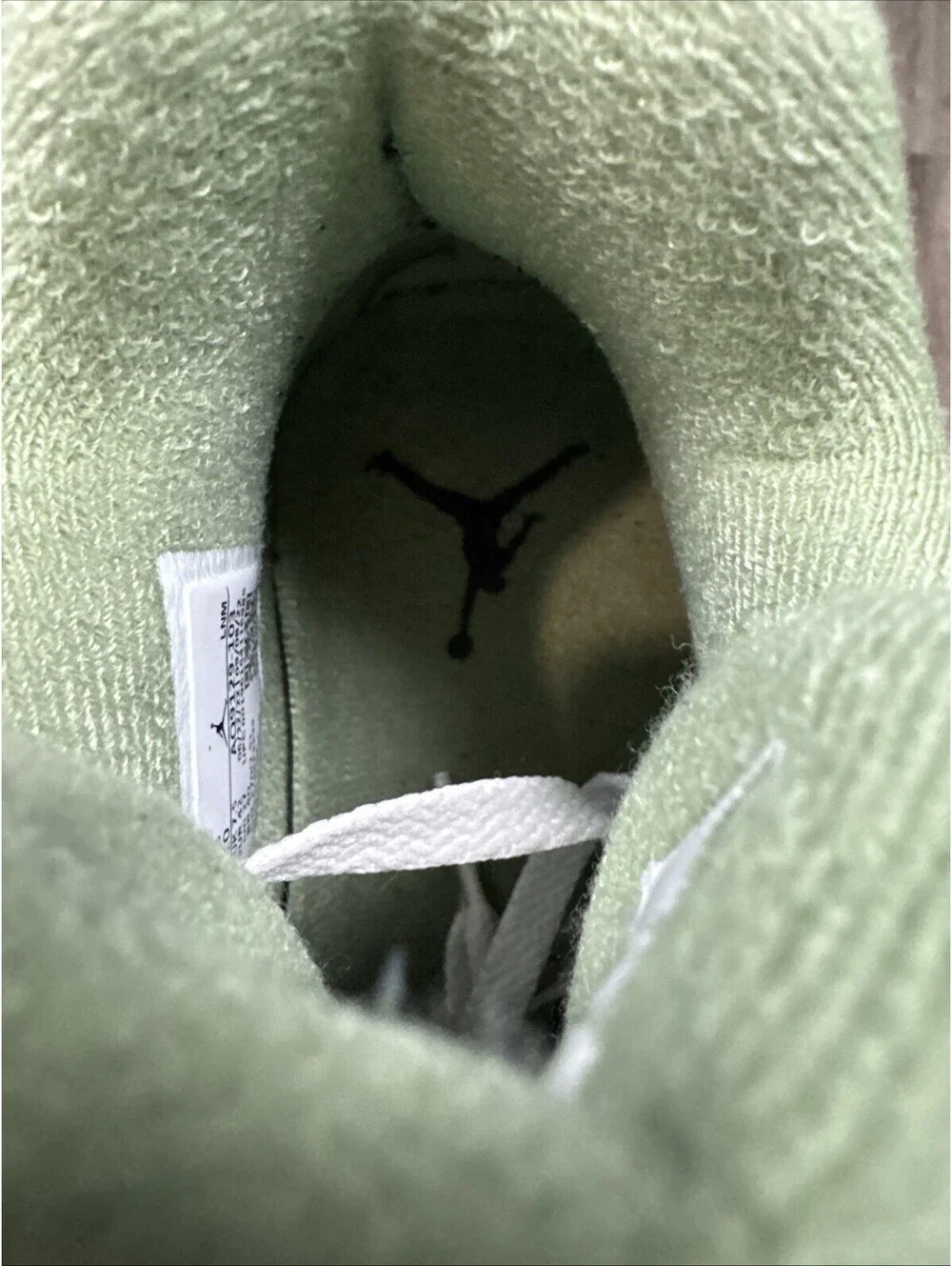 Size 10W/8.5M - Jordan 4 Retro Mid Seafoam W (CLEAN!)